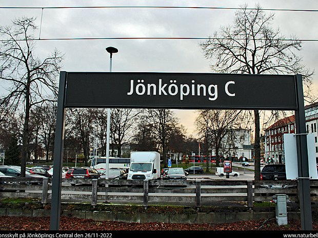 Stationsskyltar